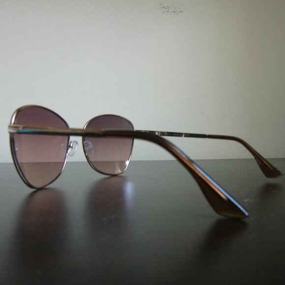 💜2/$25💜 NEW Gold Sunglasses - Picture 3 of 7